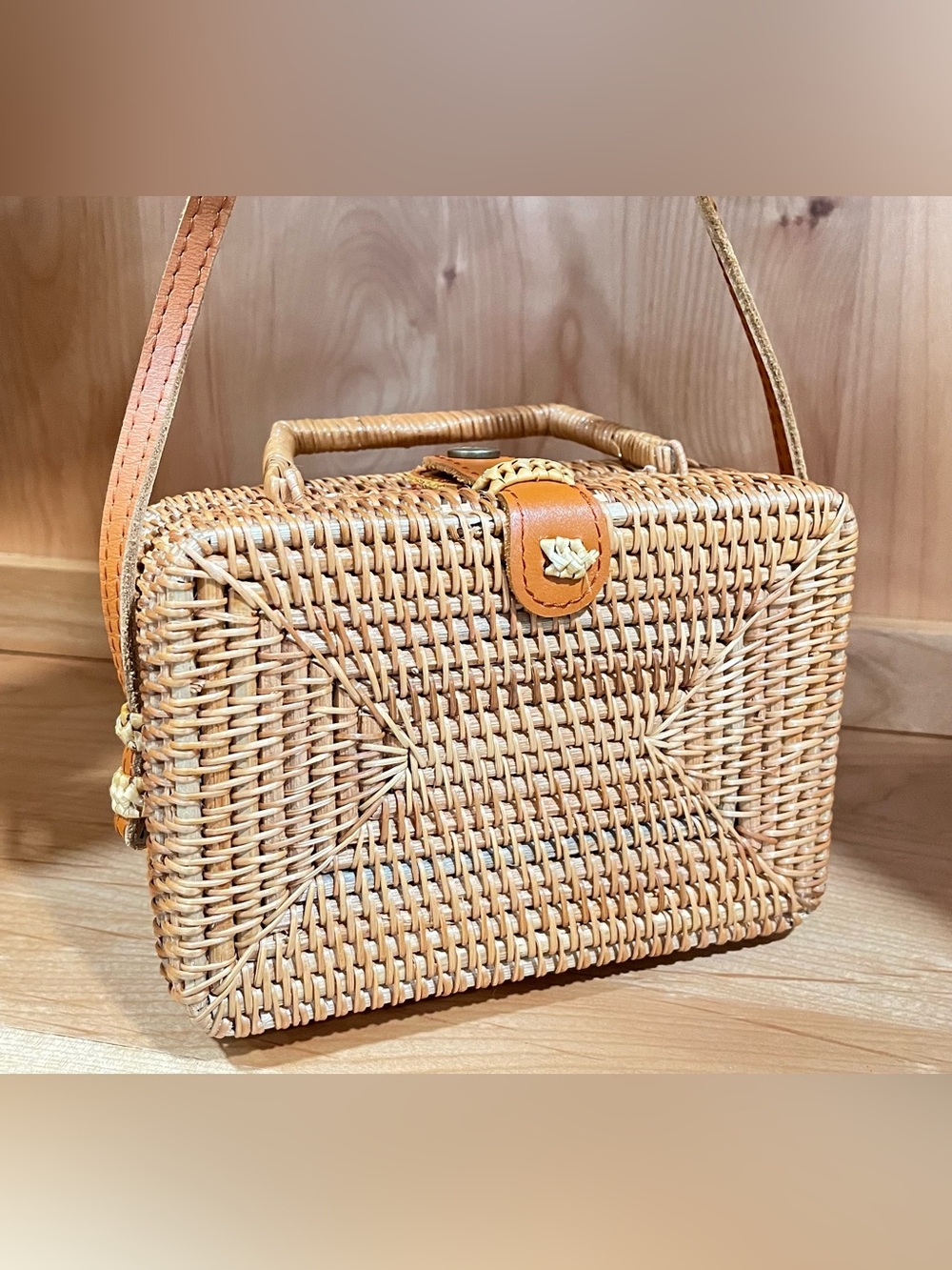 Woven Rattan Box Top Handle
Vintage-Bohemian Handmade Bag with Tan Leather Trim